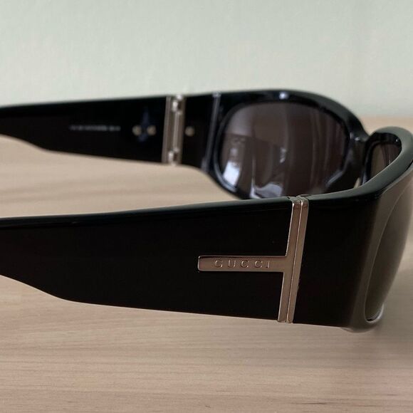Y2K Black Gucci Sunglasses - Picture 2 of 12